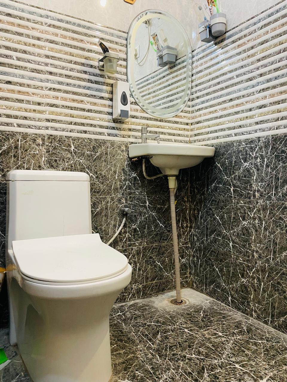 3BHK Fully Furnished Flat for Rent – Prime Location