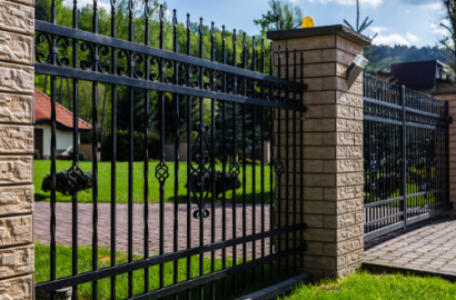 17 Boundary Wall Grill Designs - Interesting Compound Wall Designs